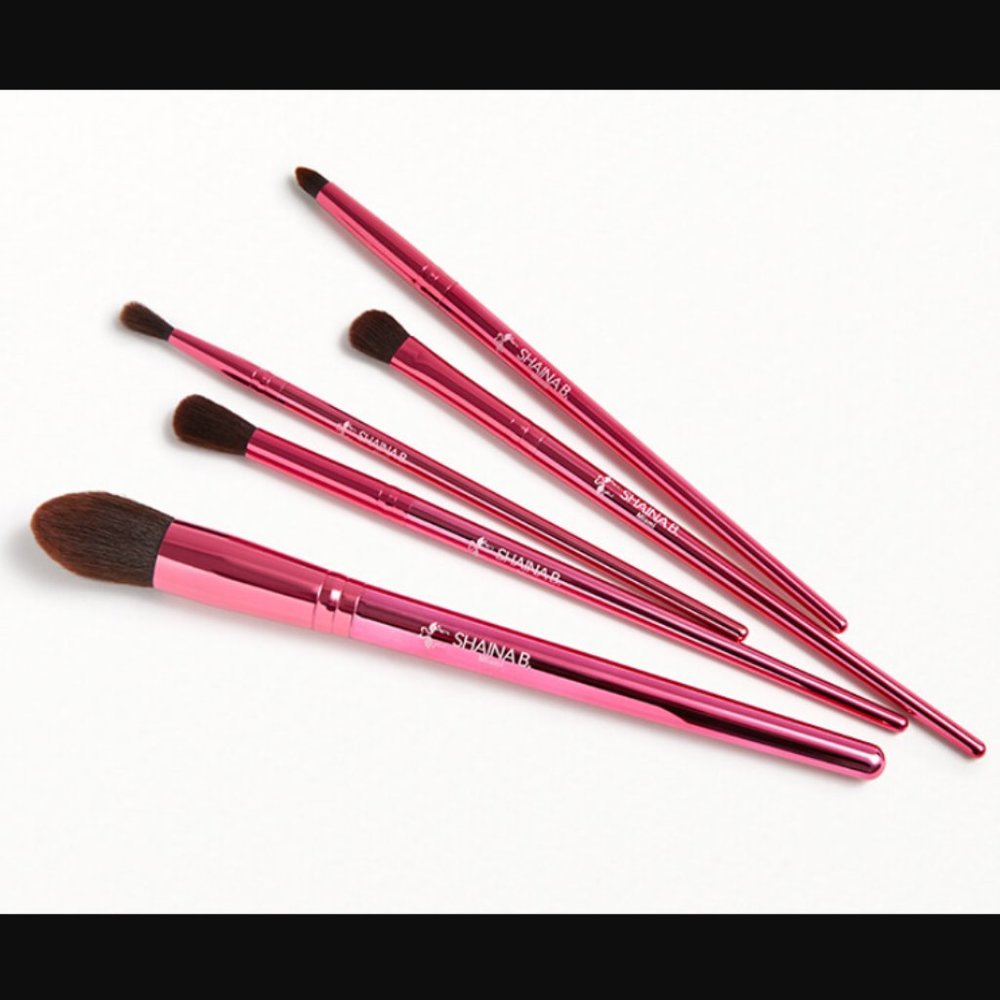 🔥3/$30 NEW SHAINA B MIAMI B. Fab Makeup Brush Set Retail Price: $24.95